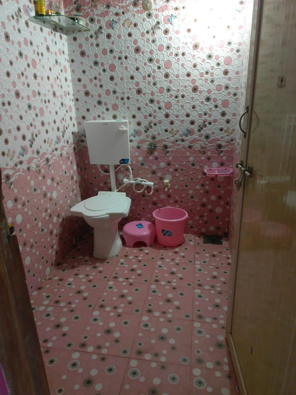 Dwarka Home Stay Esterno foto