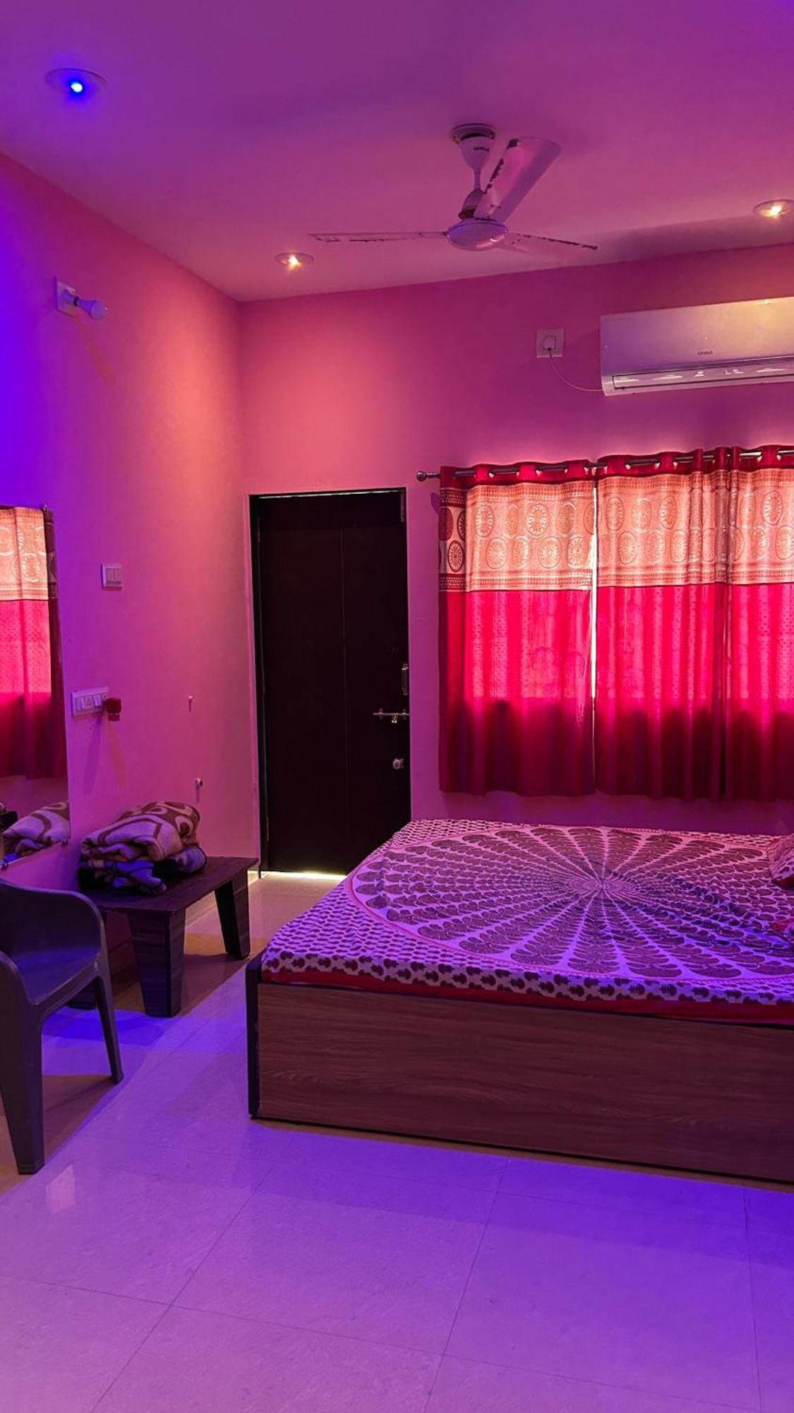 Dwarka Home Stay Esterno foto