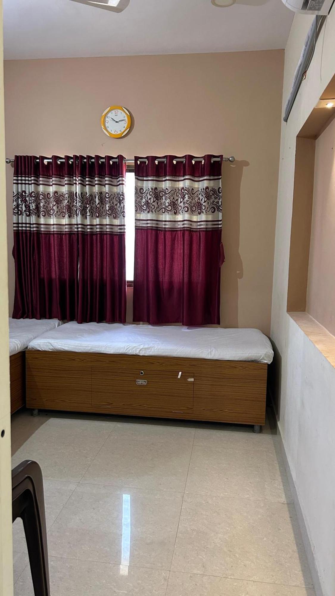 Dwarka Home Stay Esterno foto