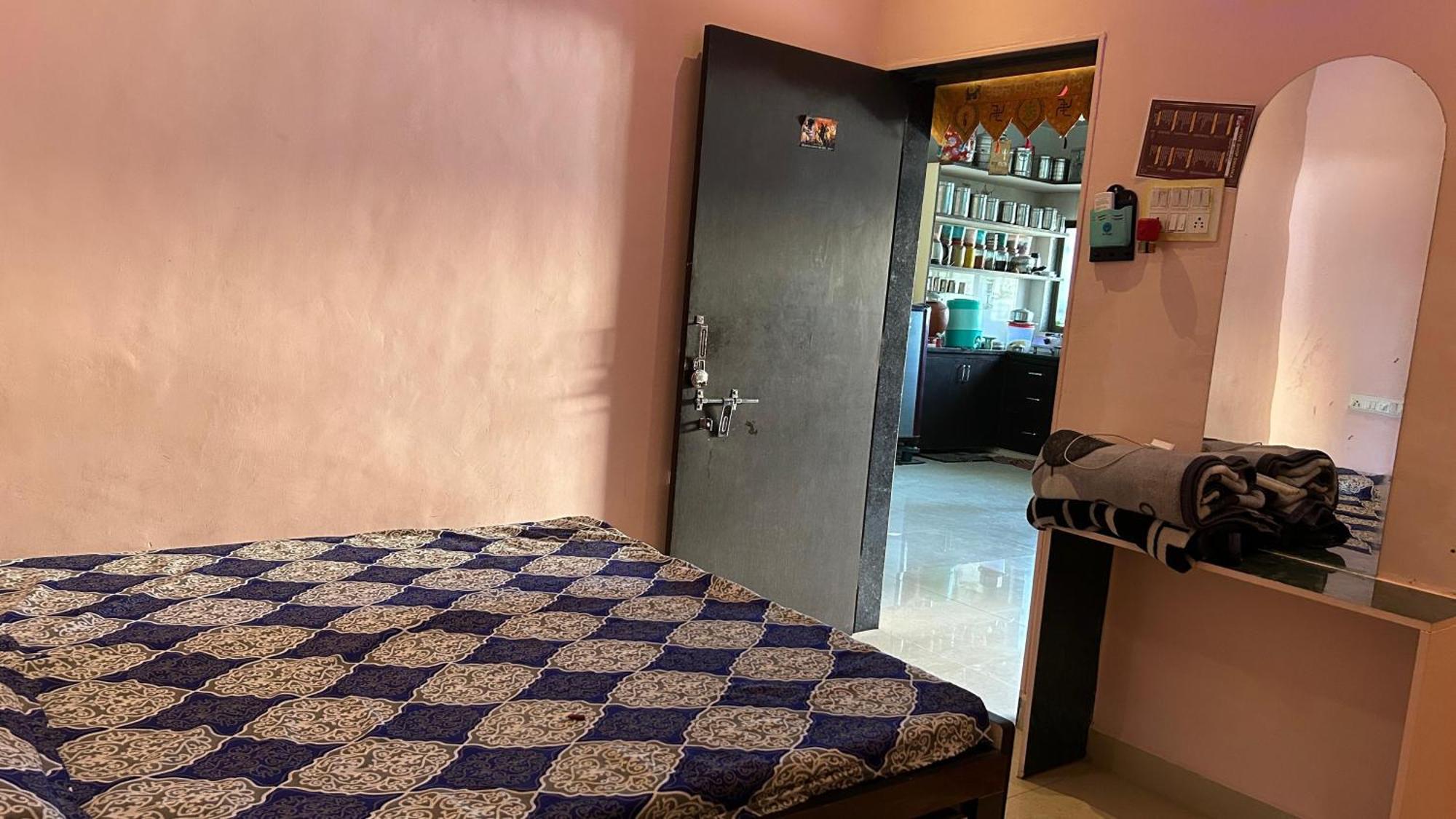 Dwarka Home Stay Esterno foto